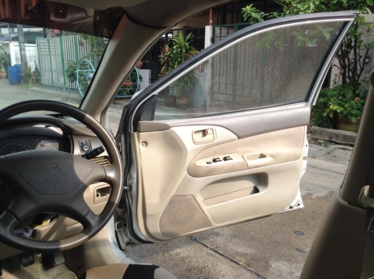 ขายครับ MITSUMISHI LANCER CEDIA ปี 2002 เกียร ธรรมดา น้ำมัน แก๊ส ใช้ได้สองระบบอย่างสมบูร เครื่องดี แอรเยน สีพอได้ ภายใน พอได้ ช่วงล่างได้ ไฟฟ้าใช้ได้หมด วิ่งไกล สบาย พร้อมใช้ 99000 ราคาไม่ถึงแสน 085-359-4089 กอล์ฟครับ ดูรถสายไหม วงศกร