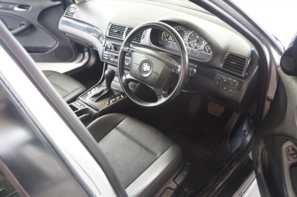 BMW E46 318I ปี 2001 ขายรถสวย ARIBAG คู่หน้า เบรคระบบ ABS กระจกไฟฟ้า เบาะหนังสภาพดี แอร์เย็น ล้อ MAX เครื่องเดิม ช่วงล่างดี ภายในสภาพสวย สีสวย รถพร้อมใช้งาน จัดไฟแนนได้ BMW E46 318I ปี 2001 ขายรถสวย ARIBAG คู่หน้า เบรคระบบ ABS กระจกไฟฟ้า เบาะหนังสภาพดี แอร์เย็น ล้อ MAX เครื่องเดิม ช่วงล่างดี ภายในสภาพสวย สีสวย รถพร้อมใช้งาน จัดไฟแนนได้