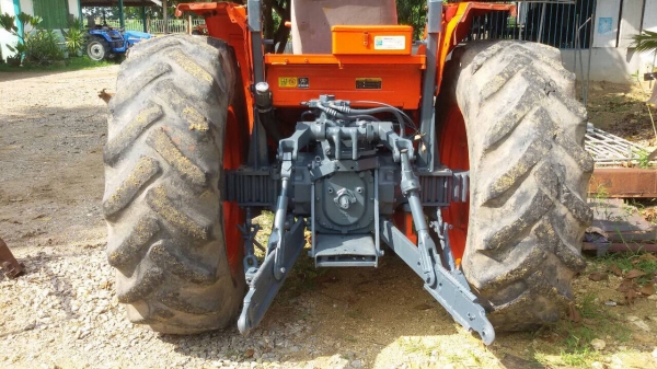 ขายครับ Kubota M9000 90แรง สองเพลา รถประกอบนอกครับ ใบดันหน้า ผานหลัง