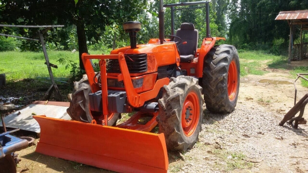 ขายครับ Kubota M9000 90แรง สองเพลา รถประกอบนอกครับ ใบดันหน้า ผานหลัง