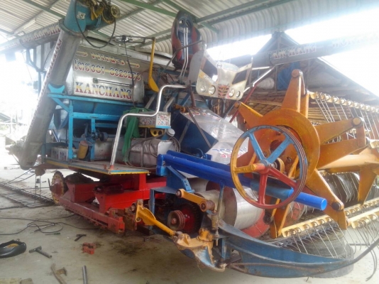 วรพจน์การช่างปี2012เกี่ยวนาปีไม่เกี่ยวปัง ป้ายแดงโรงงาน สวย