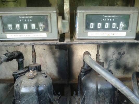 ขายถังน้ำมัน 6,000 ลิตร 2 ห้อง มีมิเตอร์หัวจ่ายพร้อม ราคาต่อรองได้