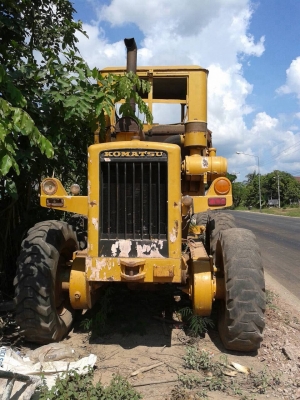 ขายรถเกรด KOMATSU GD376H สภาพใช้งานได้ เอกสารใบอินวอยซ์ ราคาต่อรองได้ครับ