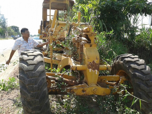 ขายรถเกรด KOMATSU GD376H สภาพใช้งานได้ เอกสารใบอินวอยซ์ ราคาต่อรองได้ครับ