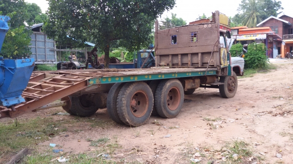 ขาย10 ล้อเทรนเลอร์1เพลา บรรทุกรถเกี่ยว&amp;แบคโคร สภาพดีพร้อมใช้งา