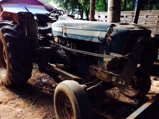 รถไถ Ford 7700กรองเล็ก + ดันหน้าผานหลัง2ชิ้น