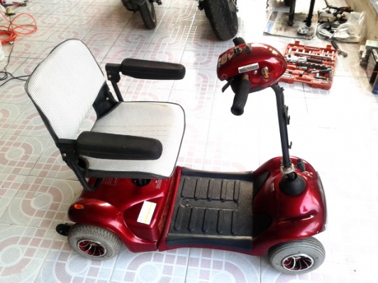 ขายขาดทุนรถไฟฟ้า 4 ล้อของคนแก่หรือคนพิการ แบบพับได้เพิ่งมาจากญี่ปุ่น