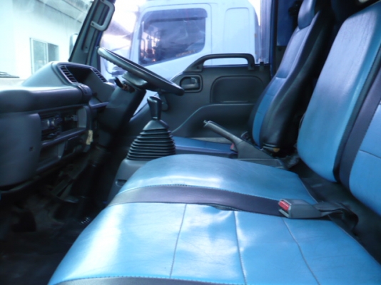 ขาย ISUZU 6 ล้อ NPR71PY52 130 แรง ปี 47 ยาว 5 เมตร ตู้ 10 บาน รถห้าง ด่วน!