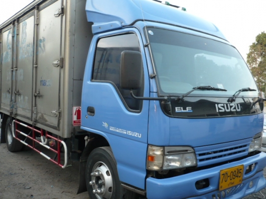 ขาย ISUZU 6 ล้อ NPR71PY52 130 แรง ปี 47 ยาว 5 เมตร ตู้ 10 บาน รถห้าง ด่วน!