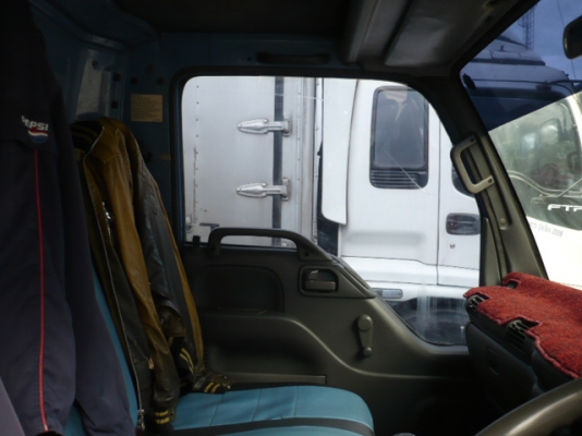 ขาย ISUZU 6 ล้อ NPR71PY52 130 แรง ปี 47 ยาว 5 เมตร ตู้ 10 บาน รถห้าง ด่วน!