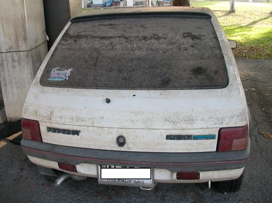 รถเปอโยต์ 204 จมน้ำท่วม แต่สภาพยังครบๆ เดิมๆ เอาไปปั้นต่อหรือทำอะไหล่ (ติดต่อคุณโชค 086-663-6211)