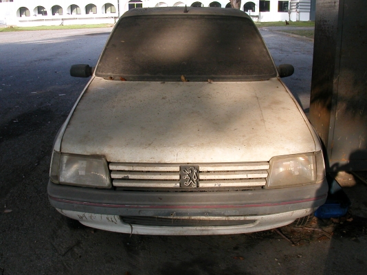 รถเปอโยต์ 204 จมน้ำท่วม แต่สภาพยังครบๆ เดิมๆ เอาไปปั้นต่อหรือทำอะไหล่ (ติดต่อคุณโชค 086-663-6211)