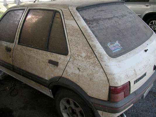 รถเปอโยต์ 204 จมน้ำท่วม แต่สภาพยังครบๆ เดิมๆ เอาไปปั้นต่อหรือทำอะไหล่ (ติดต่อคุณโชค 086-663-6211)