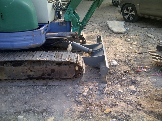 ขาย KOMATSU PC 30-FR-2เทียบเท่ารุ่น 8