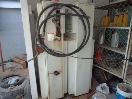 ขายตู้หัวจ่ายน้ำมันพร้อมถังเก็บน้ำมัน สภาพดีพร้อมใช้