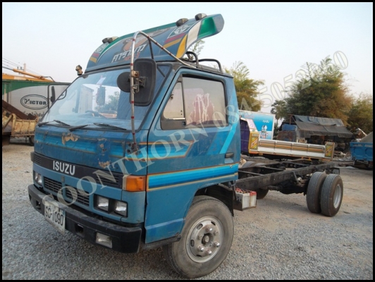 ขายด่วน รถบรรทุก 6 ล้อ ISUZU NPR 115 แรง รถห้างแท้ หัวคัซซี  สภาพเดิมๆ พร้อมใช้งาน ราคาสุดคุ้ม