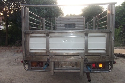 ฝากขาย รถ HINO   6 ล้อ กะบะแสตนเลส ขอขอบคุณพี่เสือและทีมงาน TRuCK2HANDและคุณ ธนบดิน หจก.การน้ำเเข็งท่าตะโก