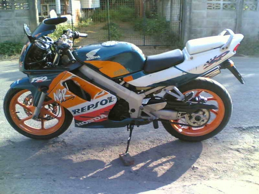 ขาย NSR150SP เล่มทะเบียนเต็มพร้อมชุดโอนเครื่องโมใหม่ขาย 28500 บาท