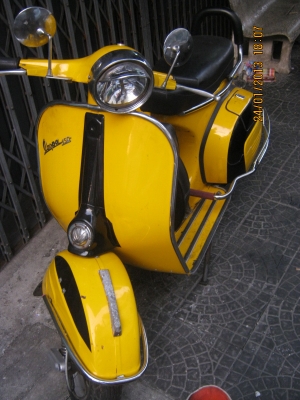 เวสป้าสปริ้นสีเหลือง ทะเบียนเล่มชุดโอนมีครบ