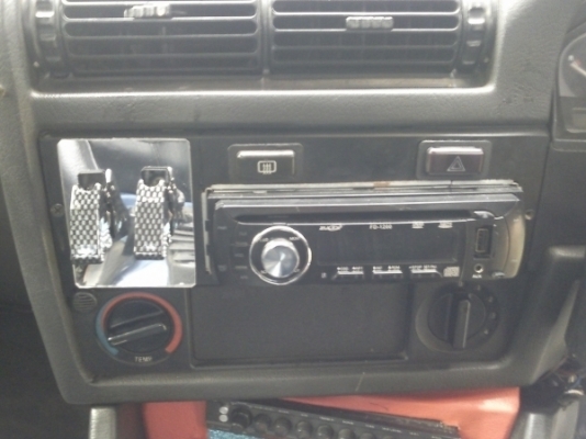 ขาย BMW E30 เครื่อง SR20 เกียรธรรมดา ช่วงล่างใหม่หมด สีน้ำเงิน แบ็ตเตอรี่เปลี่ยนใหม่ กล่องไฟECUใหม่ ท่อสูตร NITRO เครื่องเสียงครบชุด Usb Sd card ราคา 65000 เอกสารพร้อมโอน โทร 087-7698204 ติดต่อได้ทุกเมื่อ