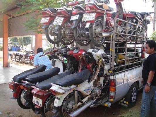 ดรีมคุรุสภา ล็อตใหม่มาแล้วครับ  สภาพเดิมๆๆ สวย พร้อมใช้งาน ( ทะเบียนพร้อมชุดโอน )