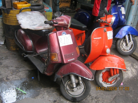 เวสป้าคอซ่า 150 สีแดง **มีเล่มมีชุดโอน