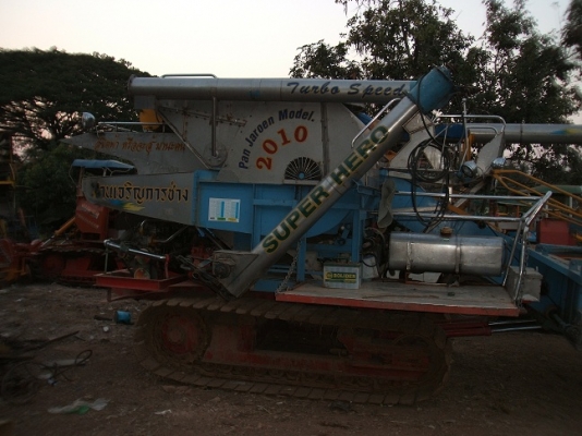 ขายด่วน รถเกี่ยวข้าว ปานเจริญ อุ้ม 2554 ปลายปี  ตัวเดิน 12HT ปั้มไดกิ้นเบอร์ 23 โซ่ D2 ยาว 47 ข้อ  เครื่องยนต์ฮีโน่ 270 แรง  J08D สภาพ 85\%  ต้องการขาย เลิกกิจการ  วันที่ซื้อ 9 ตุลาคม 2554