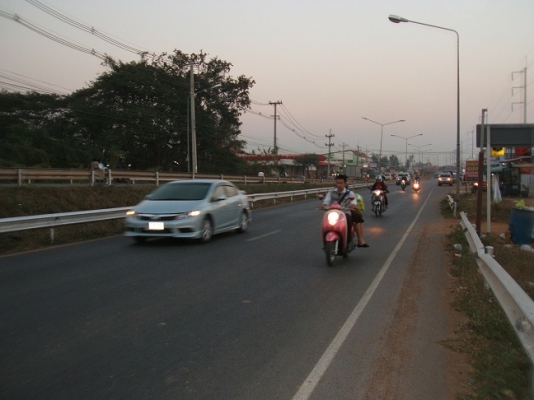 ขายด่วน อาคารพาณิชย์ 2 ชั้น 2 ห้องนอน  พื้นหินอ่อนทั้ง 2 ชั้น  พื้นที่ 4 x 20 เมตร  จำนวน 40 ตร.ม.