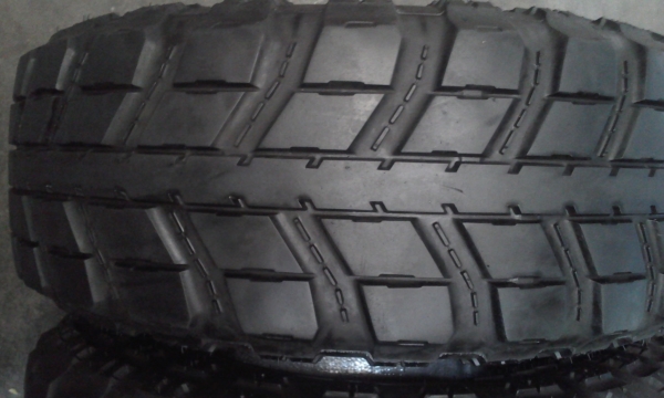 ขายยาง31x10.5R15 Silverstone ปี09 เส้นละ1200