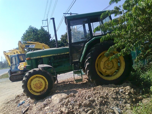 ขายด่วน!..รถไถ JOHN DEER 3030 LS 4 WD รถสวย เก่านอก สภาพพร้อมใช้.