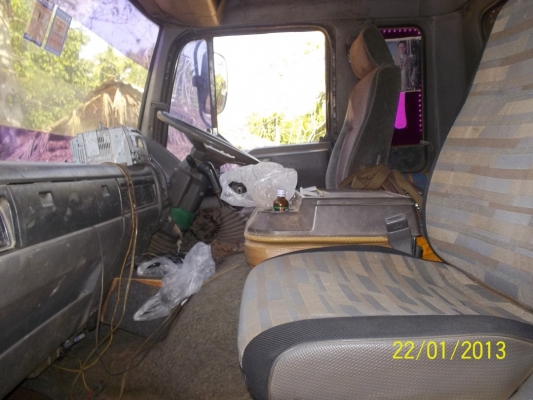 ขาย6ล้อ  ดั้ม  HINO  FD 171B    เครื่อง  HO7C   185แรง  อยู่จ.ศรีสะเกษ