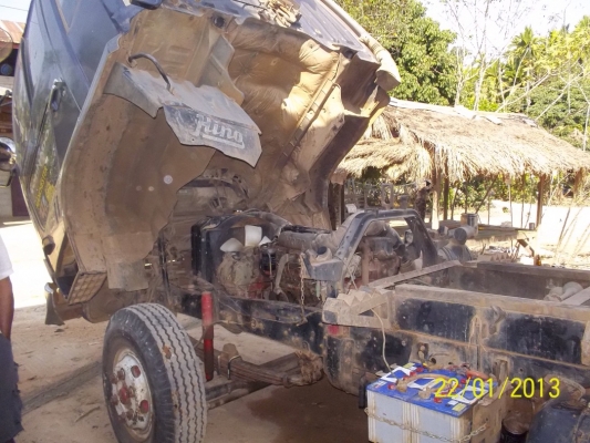 ขาย6ล้อ  ดั้ม  HINO  FD 171B    เครื่อง  HO7C   185แรง  อยู่จ.ศรีสะเกษ