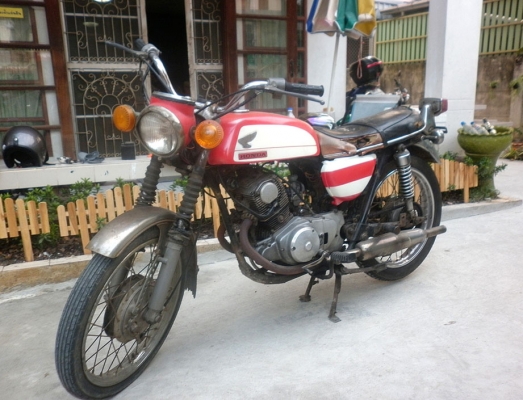 Honda CB125 --------- 2ท่อ 2สูบ เครื่องแน่นๆ!! Honda CB125 --------- 2ท่อ 2สูบ เครื่องแน่นๆ!!