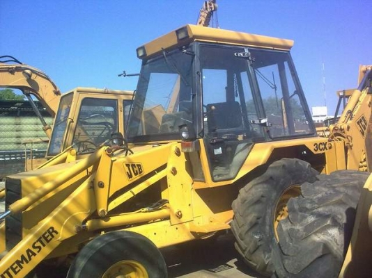 รถหน้าตักหลังขุดมือสอง Backhoe นำเข้าจากญี่ปุ่น