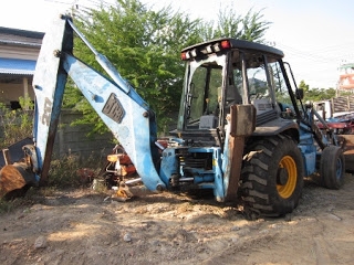 รถหน้าตักหลังขุดมือสอง Backhoe นำเข้าจากญี่ปุ่น