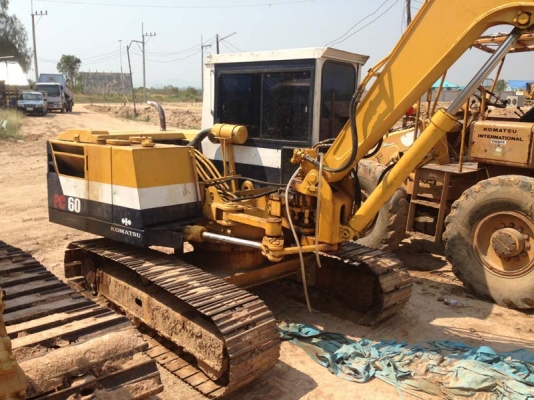 Komatsu PC60-3 U บุ้งกี๋+หัวเจาะ พร้อมทำงานได้เลย Komatsu PC60-3 U บุ้งกี๋+หัวเจาะ พร้อมทำงานได้เลย