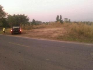 ที่ดินว่าง ปาว  2งาน ที่ติดถนนใหญ่ หลัง ร.ร เนินมะปรางศึกษา ค่าถมดินก็ 170,000แล้วคับ