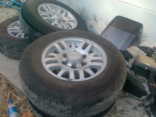 ขายอะหลั่ยรถกระบะหลายชิ้นตามรูปล้อแม็กอิซูซุดราก้อนอาย แม็กไลน์เนอร์มังกรทองกันชนหลังมังกรทองโลบาร์  กันชนข้างๆสแตนเลสของไมตี้เอ็กกันชนหลังสำหรับไว้ลากจูงรถกระบะใส่ได้เกือบทุกรุ่นรายละเอียดโทมาครับ