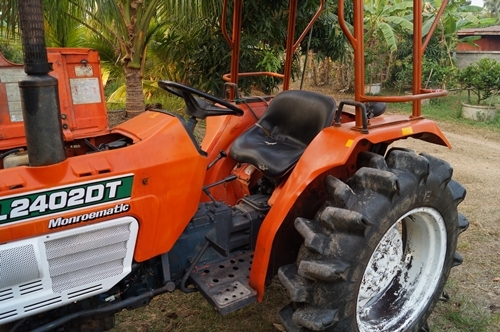 ขายรถไถ KUBOTA L2402 DT ระบบ 4 WD สภาพเดิม ๆ พร้อมใช้