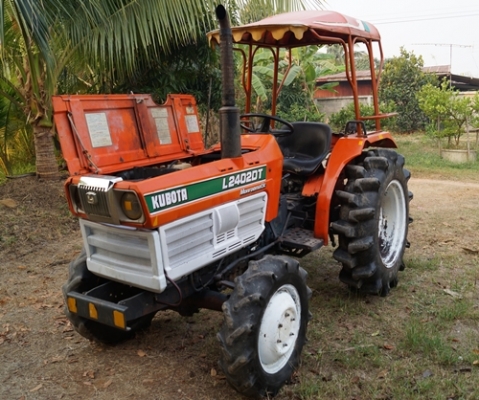 ขายรถไถ KUBOTA L2402 DT ระบบ 4 WD สภาพเดิม ๆ พร้อมใช้