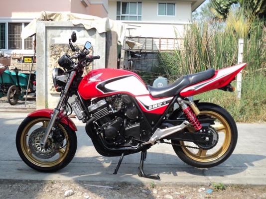 วุฒินนบุรี//CB400sfสวยจัดใหม่กริ๊บเครื่องดีพร้อมใช้ท่อแต่งโยชิสวยๆเสียงโครตโหด