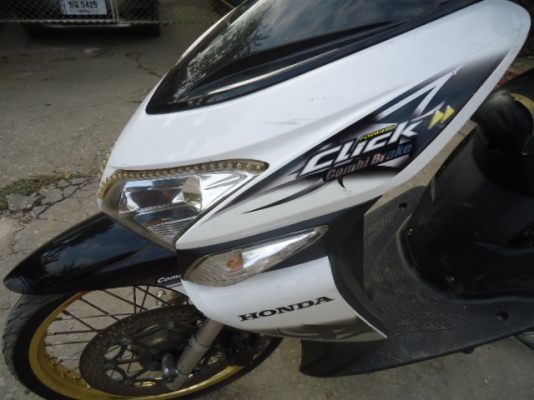 ขาย HONDA CLICK COMBI BRAKE  ออโต้เมติก สภาพดี (NO BOOK) เอาไว้ขี่เข้าสวนคับ,มีใบซื้อขายให้ครับ พร้อมสำเนาบัตรประชาชนเจ้าของรถครับ รับประกันไม่ใช่รถขโมยนะครับ เพราะเคยเช็คประวัติกับทางตร.ท้องที่แล้ว และประมูลออกมา  ขาย ราคาถูก 7,000.-ครับ