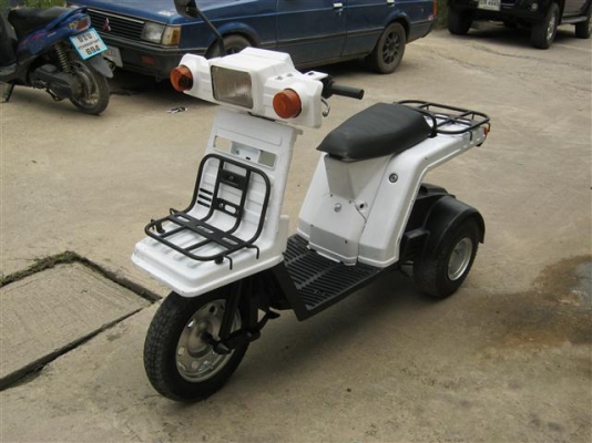 รถป๊อบสามล้อ Honda Gyro x เดิมๆ ถูกๆ สีขาว