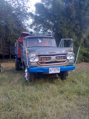 ขายรถดั้มหน้ายาว ISUZU เครื่อง6BD1 เกียร์ J รุ่น7เกียร์ถอย เฟืองท้ายฟูโซ 10ตัน