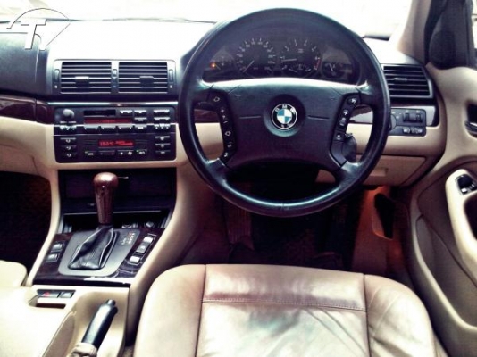 ฟรีดาวน์ BMW 323 iA ปี 2002 เจ้าของผู้หญิง มือเดียว วิ่งน้อย เข้าศูนย์ กุญแจครบ 3 ชุด