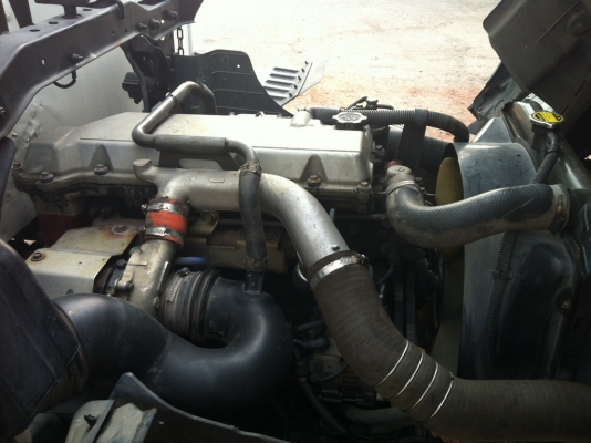 6 ล้อ HINO FC  ตู้ 3บาน