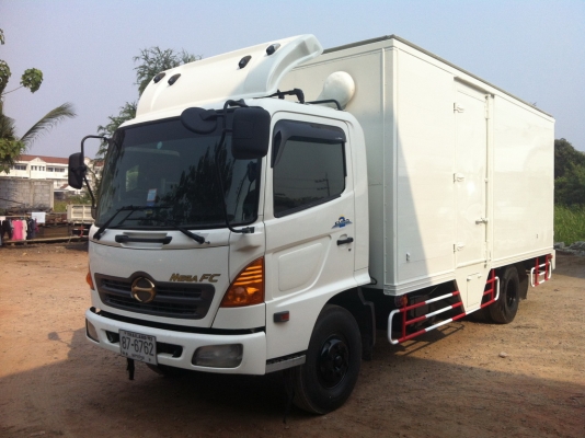 6 ล้อ HINO FC  ตู้ 3บาน