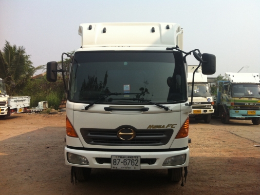 6 ล้อ HINO FC  ตู้ 3บาน