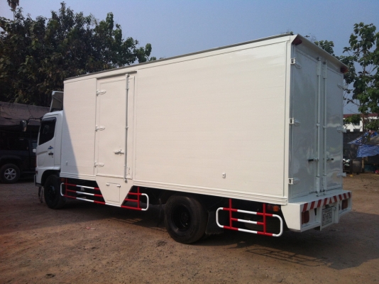 6 ล้อ HINO FC  ตู้ 3บาน