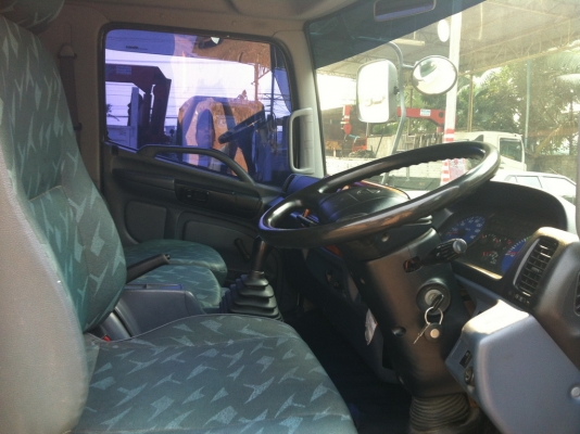 6 ล้อ HINO FC  ตู้ 3บาน